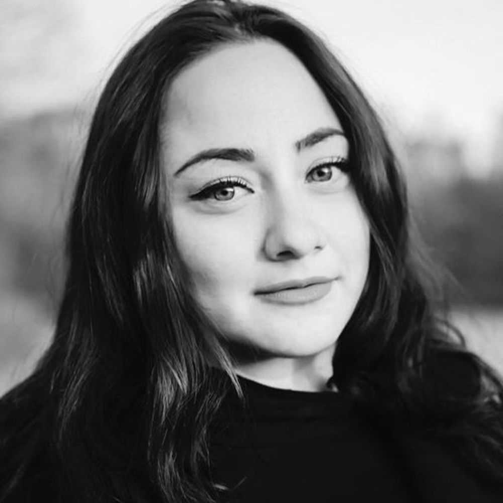 Meet your Posher, Gabriela